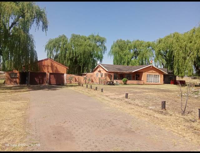 10 BEDROOM HOUSE FOR SALE IN SPAARWATER AH